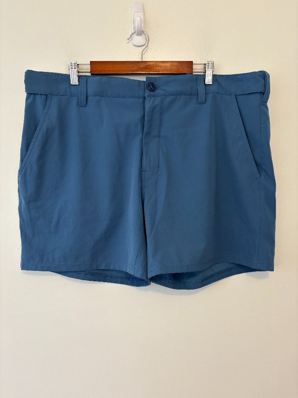 Huk Pursuit Shorts Blue Mens XXL Above The Knee